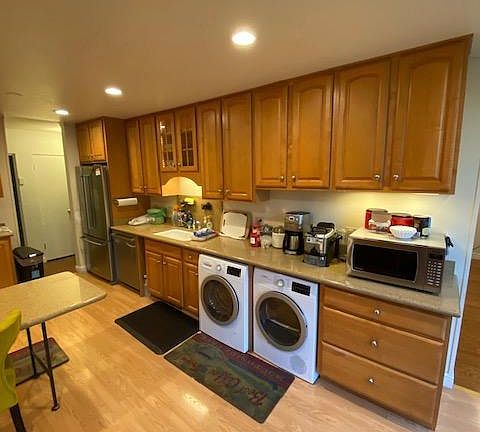 4th image of 425 Grant Ave APT 20