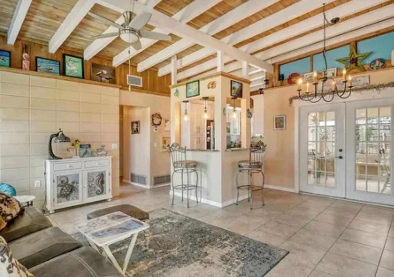 Charming 3BR House in Venice — Photo 1