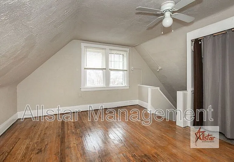 11602 Tuscora Ave #UP — Photo 10