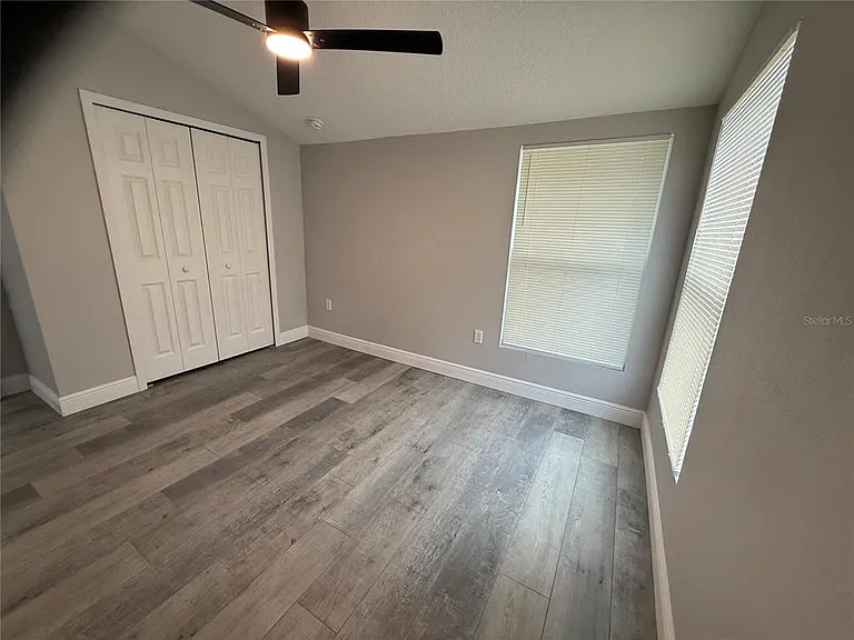 225 E Warren Ave — Photo 19