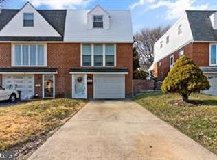 9302 Lansford St, Philadelphia, PA 19114