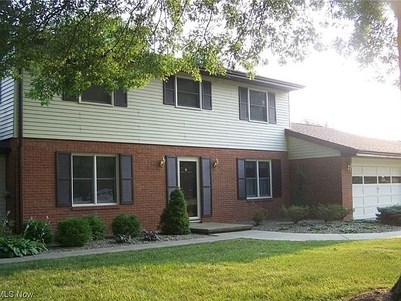 3rd image of 122 Seneca Dr