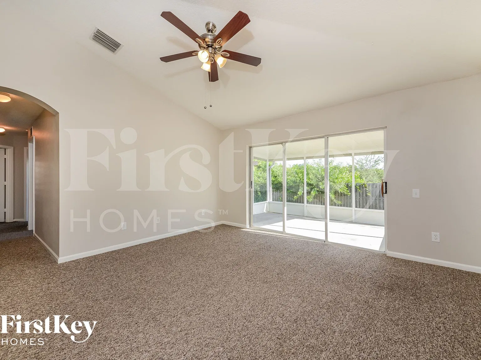 4 bed, 2.0 bath, 1936 sqft, $2,660 — Photo 3