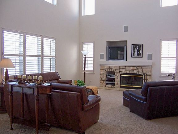 Fireplace & Entertainment Center