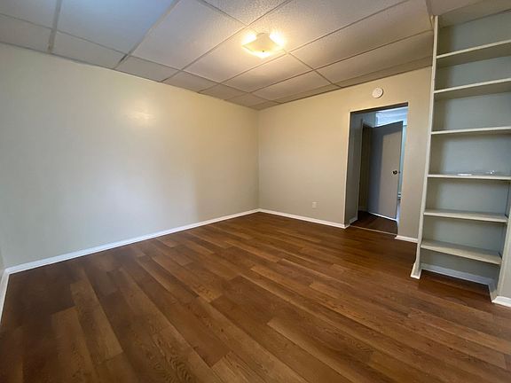 5th image of 224 Lake St