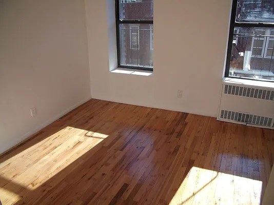 Rented by Warren T Real Estate Corp. | media 16