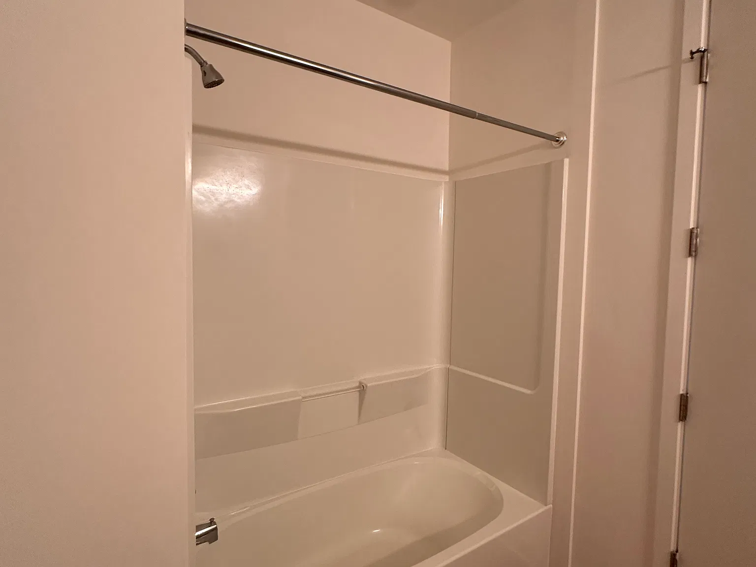 2 bed, 1150 sqft, $3,300 — Photo 4
