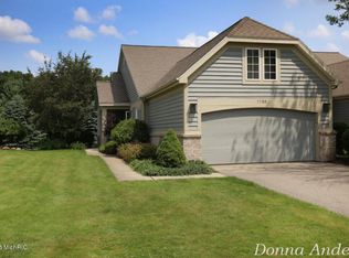 7750 Greenbrier Dr NE, Rockford, MI 49341