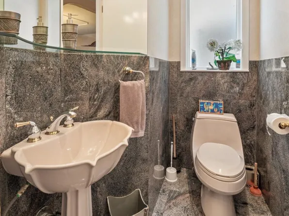 1239 East 23rd Street image 9 of 14