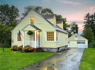 108 Oak Dr, North Syracuse, NY 13212