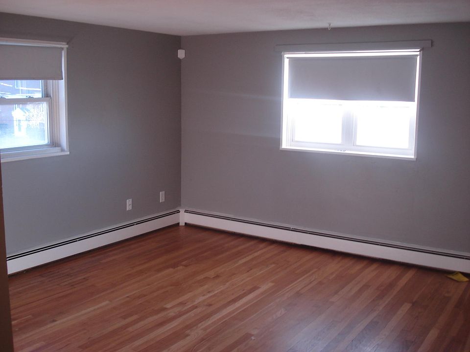 2nd image of 46 South St APT 4