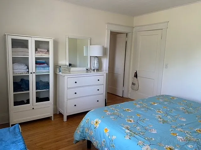 2 bed, 1100 sqft, $1,700 — Photo 4