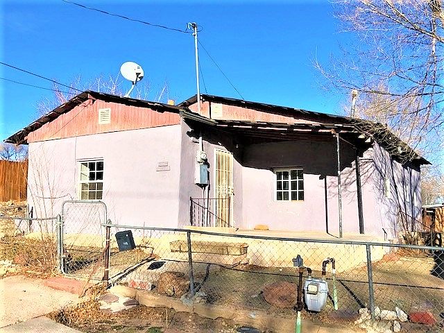 1st image of 1108 Chavez St