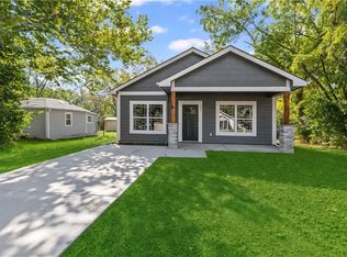 844 E 7th St, Ottawa, KS 66067