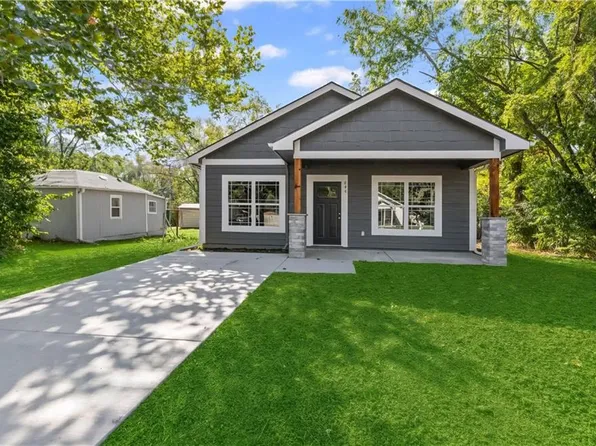 844 E 7th St, Ottawa, KS 66067