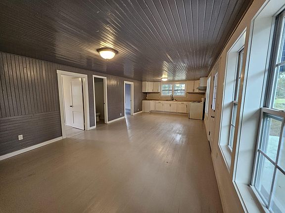 4th image of 628 N 77th Ave