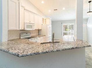 893 Gulf Pavillion Dr, Naples, FL 34108