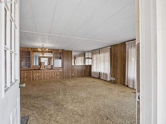 3rd image of 21100 NE Sandy Blvd Unit 103