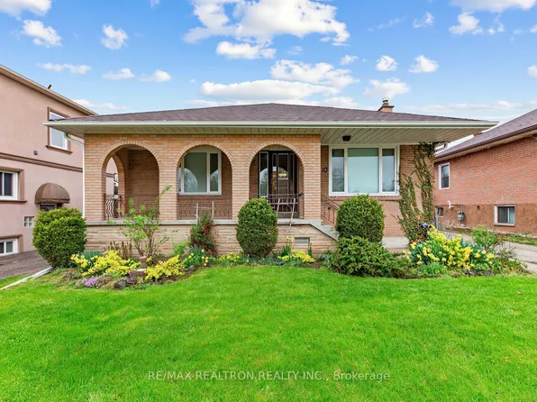 10 Tumpane St, Toronto, ON M3M 1L6