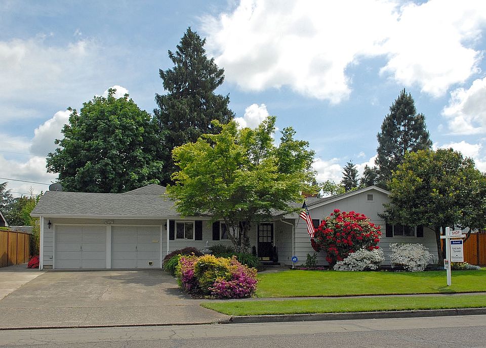 2nd image of 2610 Sharon Way