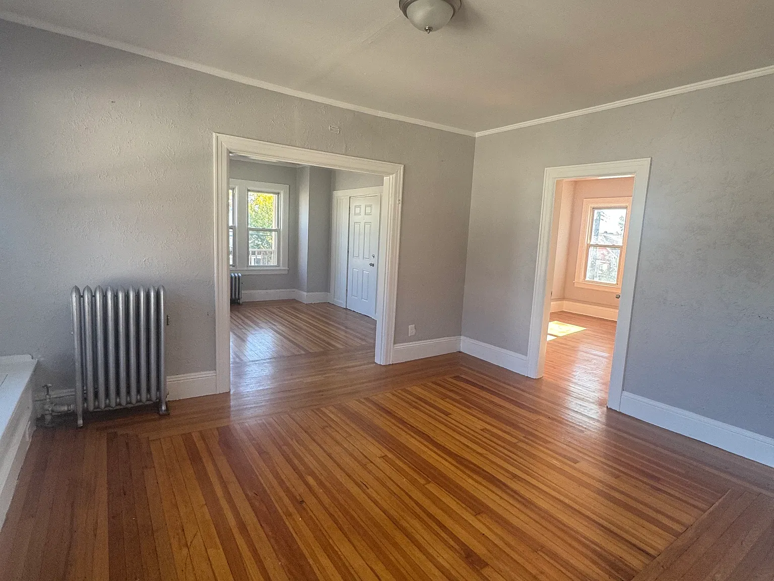 3 bed, 1300 sqft, $1,950 — Photo 4