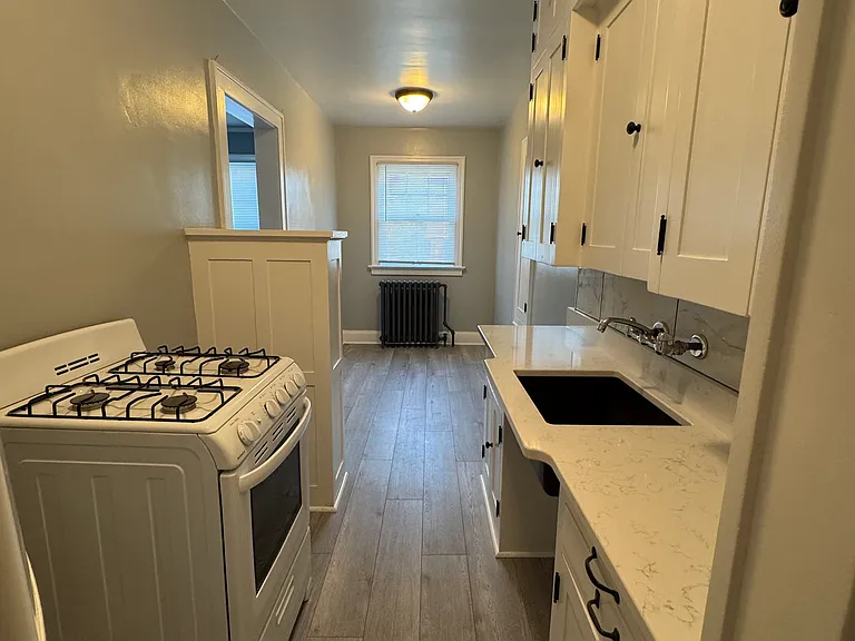 1009 N 18th St #8 — Photo 3