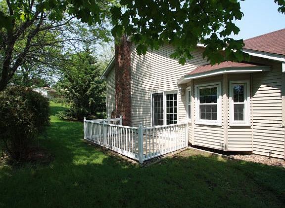 2nd image of 10128 Englewood Dr