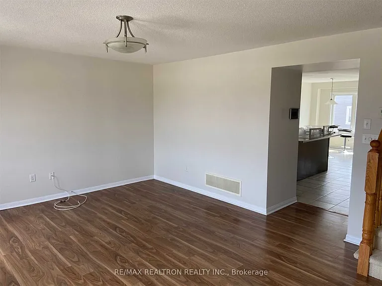 23 Sidford Rd S — Photo 10