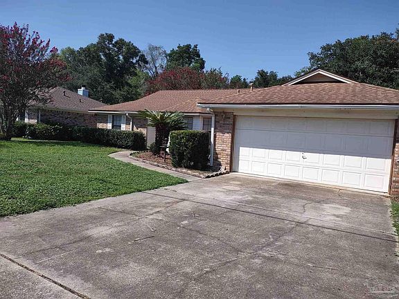3rd image of 7402 Saint James Pl