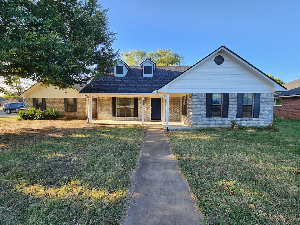 1st image of 2714 Forrest Cir