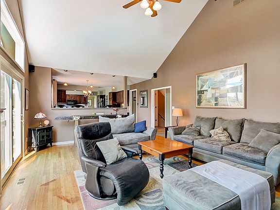 2nd image of 1919 Blue Pine Dr