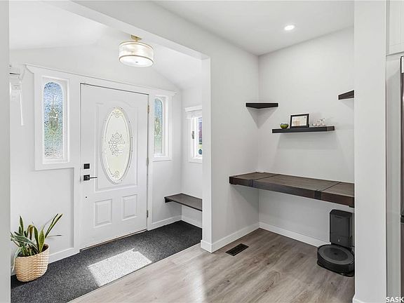 3rd image of 639 L AVENUE S