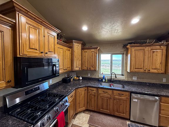 3rd image of 720 E Riverside Dr