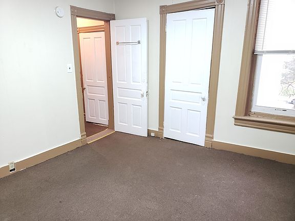 2nd image of 1142-1146 W Walnut St #229792188