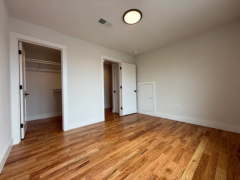 160 Main St #1 — Photo 32