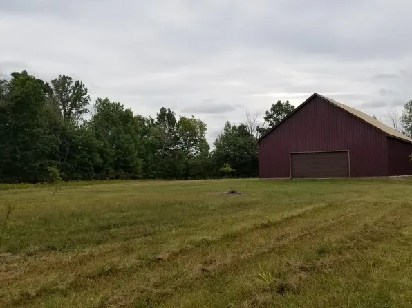 7178 Nelson Ln, Fostoria, MI 48435