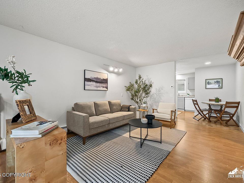 1st image of 943 E 12th Ave APT 3