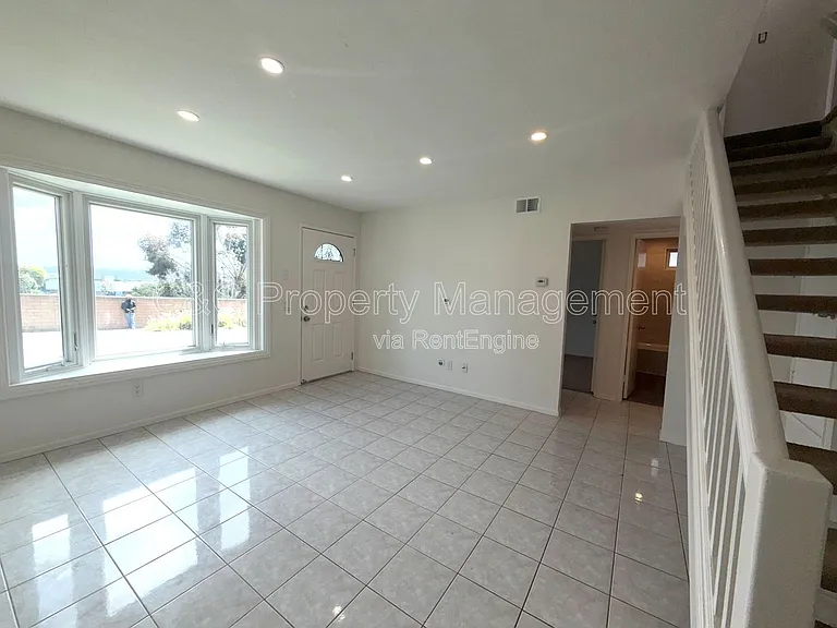 1862 Hanford Dr — Photo 5