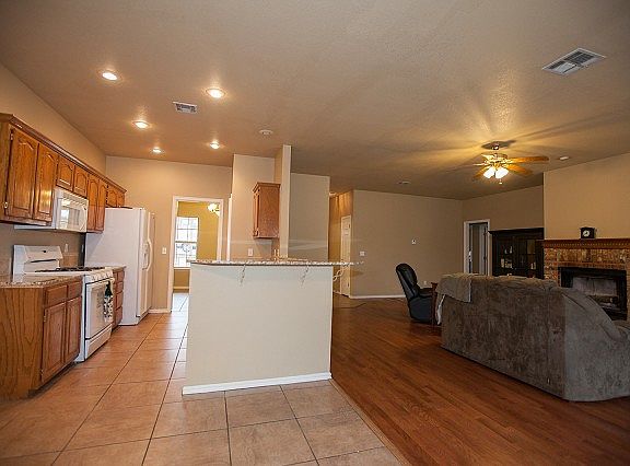 5th image of 24037 E King Ct