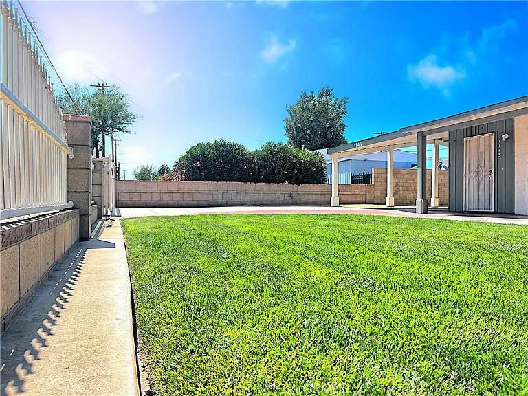 1143 Elizabeth Lake Rd — Photo 8