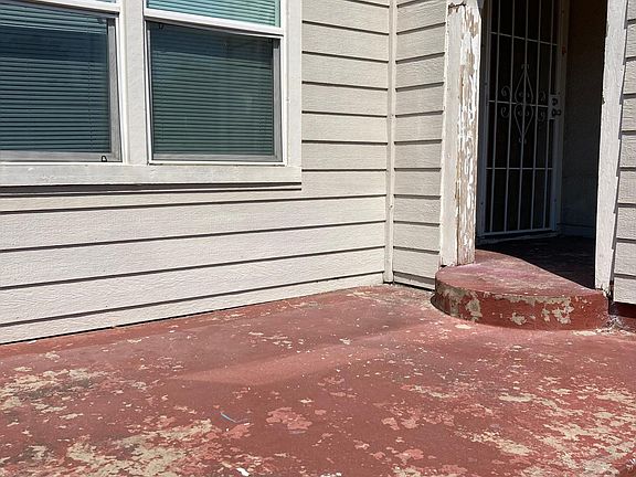 4th image of 1420 N Yale Ave