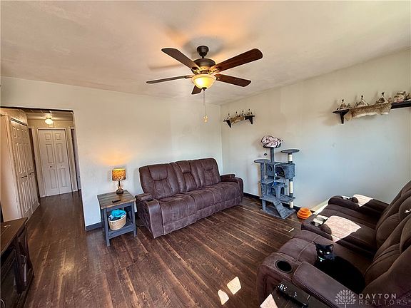 3rd image of 1511 Beatrice Dr