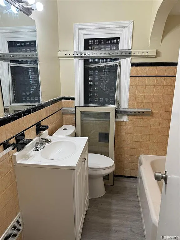 4 bed, 1195 sqft, $1,550 — Photo 3