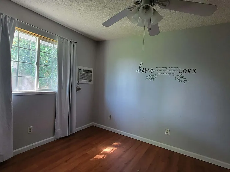 Shoshone Dr — Photo 6