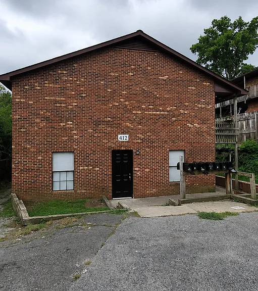 1400 W Academy St #9 — Photo 1
