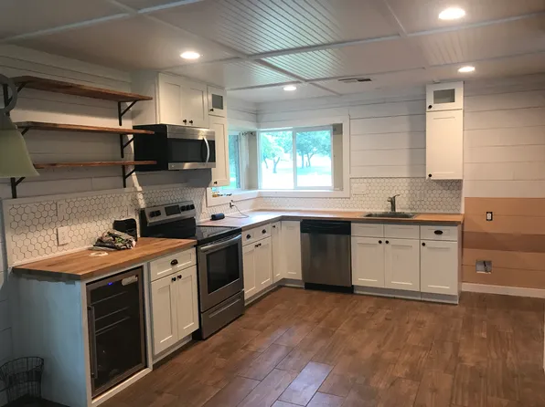 21695 Village Cir, Porter, TX 77365