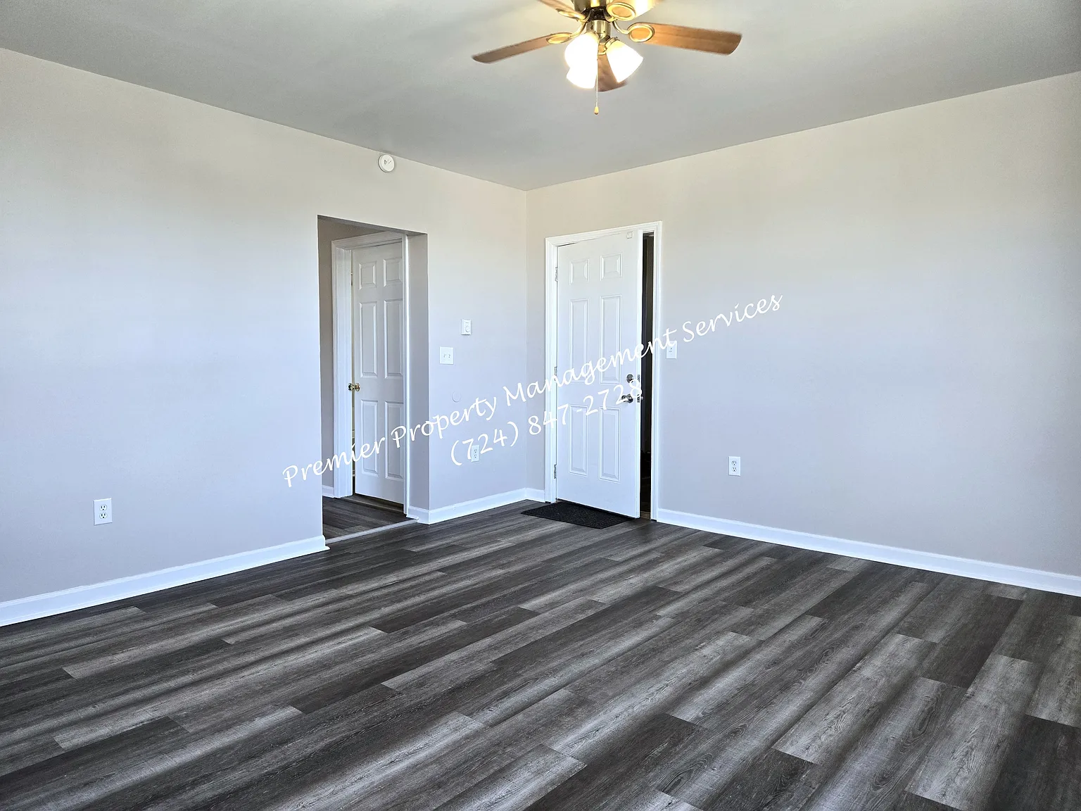 211 E Wallace Ave — Photo 4