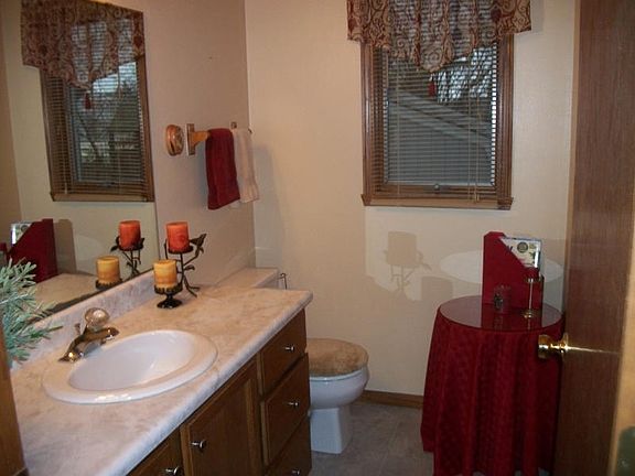 4th image of 1320 Sunnydale Cir