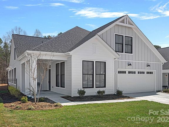 3rd image of 218 Alenda Lux Cir