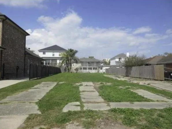 401 40th St, New Orleans, LA 70124